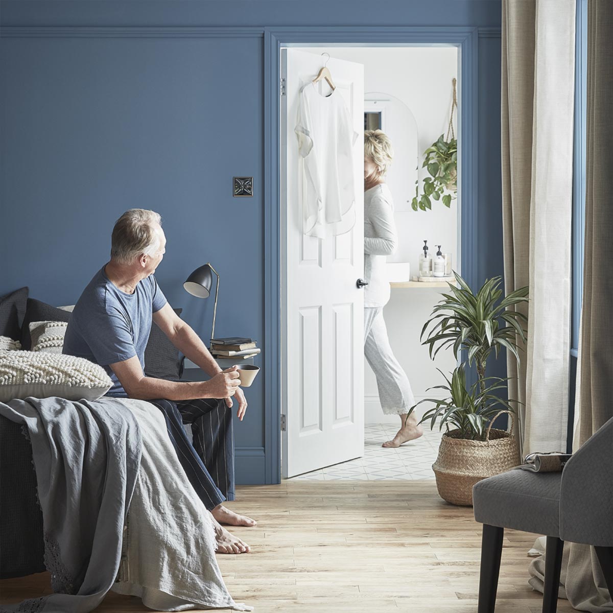 Rénovation d'une chambre avec revêtement sol et peinture intérieure GoodHome 