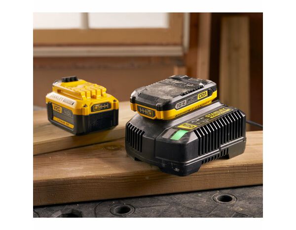 Chargeur rapide V20 4Ah 18 V - SFMCB14-QW - Stanley Fatmax - Brico Dépôt