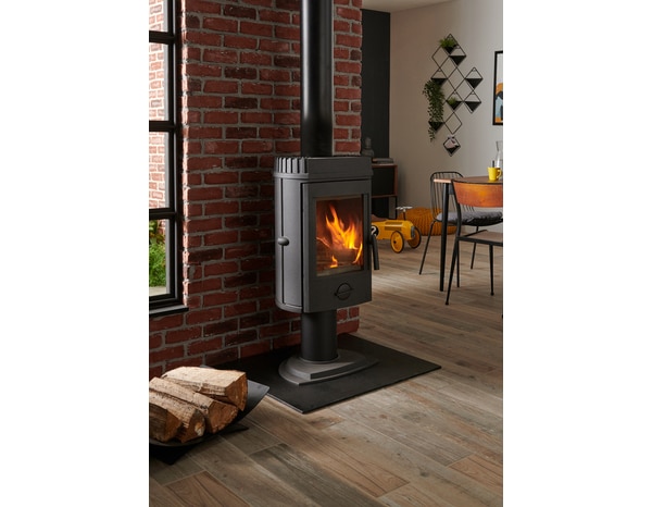 Poêle à Bois "Mesnil" 8 kW- H.986 x l. 486,5 x P. 385 mm - Invicta - Brico Dépôt